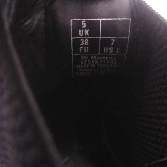 Dr. Martens Vegan Leather Flora Boots Size 7 - Picture 8 of 8